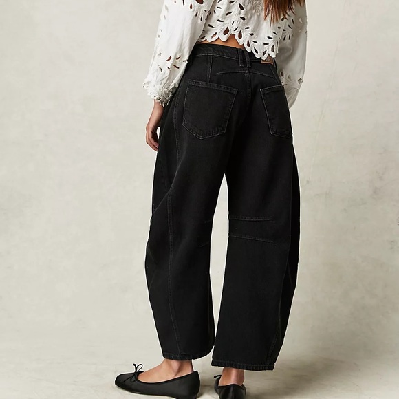 Free People We The Free Good Luck Mid-Rise Barrel Jeans-Size 28 Black - Picture 2 of 6